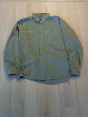 Mens Two Orvis  Shirts Size XL  Very Lightweight Like New